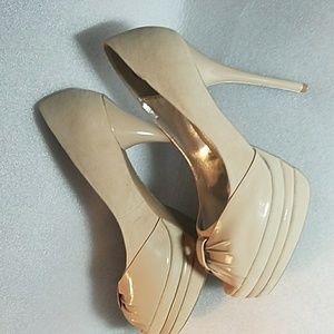Open toe Nude platforms
